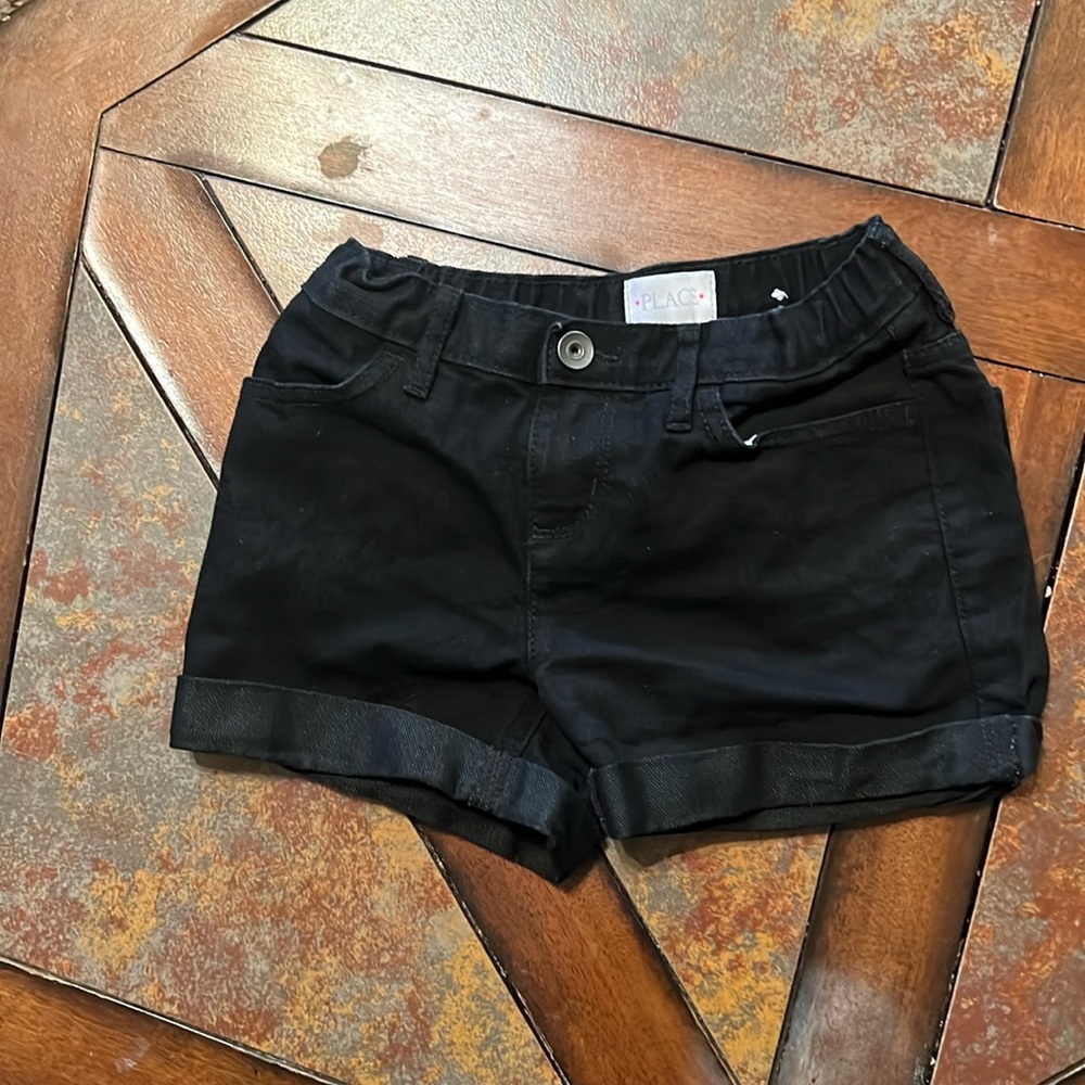 Girls shorts size 7, black